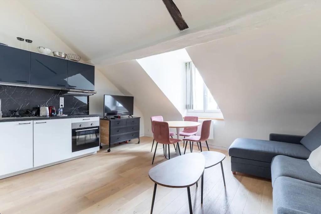 Grands Boulevards 52 Cosy 1br-4p * Parijs